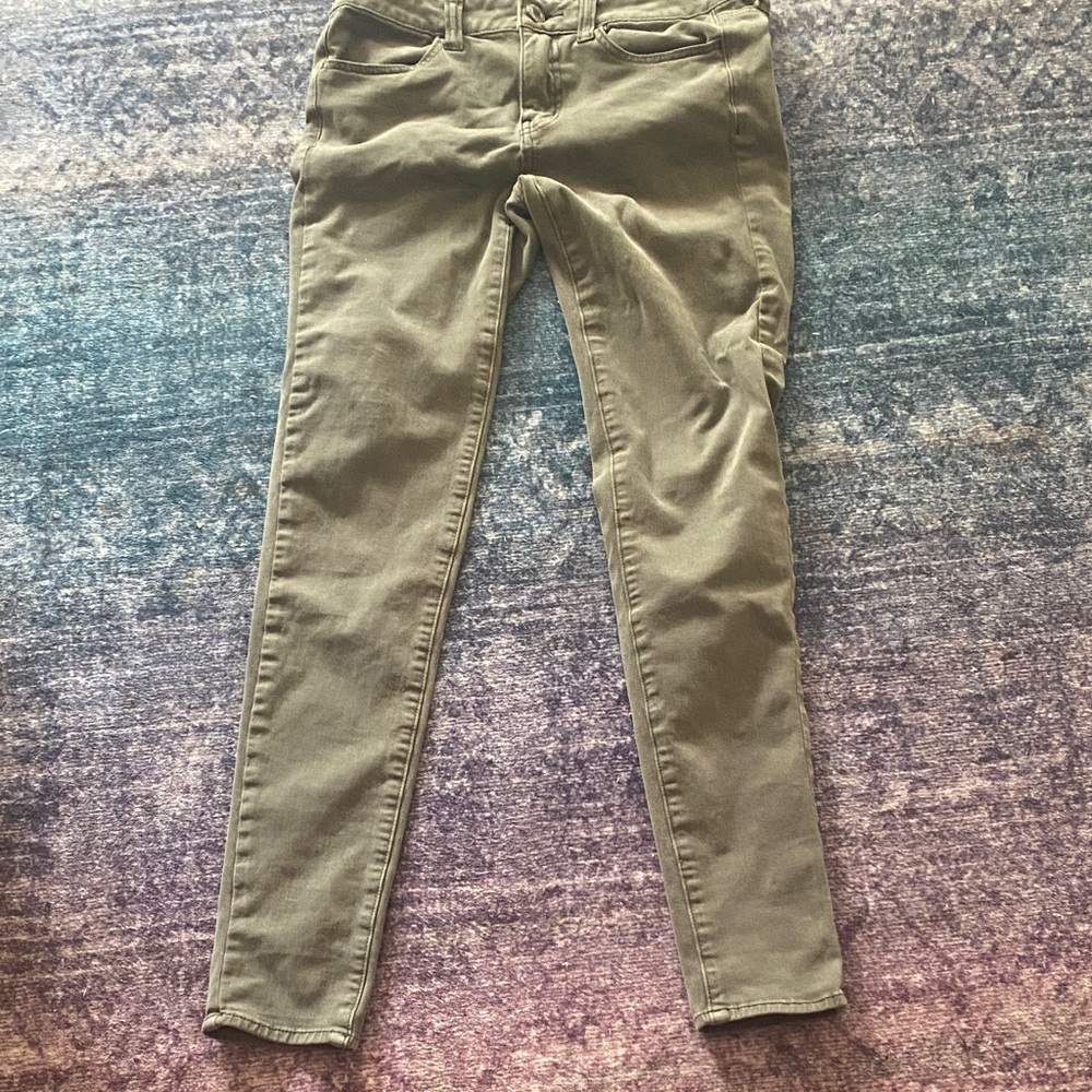 American Eagle Outfitters Khaki Green Super Stretch Jegging 6L EUC